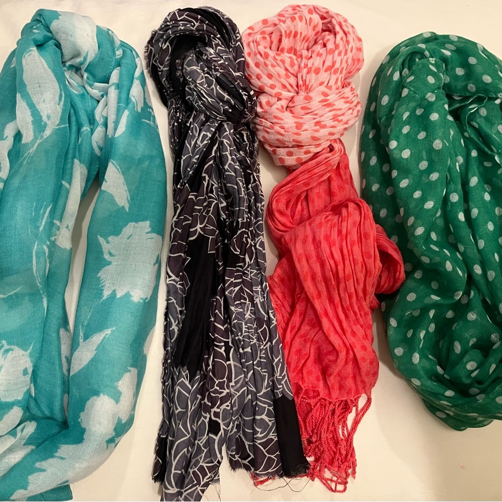Set of 4 pretty Gap scarves